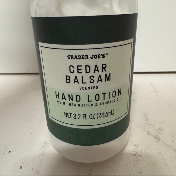 Trader Joes Cedar Balsam Hand Lotion 8.2 OZ - Picture 2 of 3